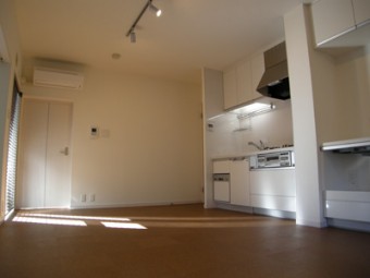 コルクフロアで温かみのある空間に コルクフロアで温かみのある空間に